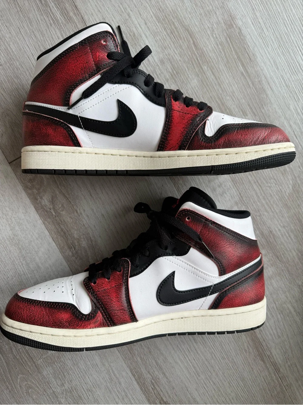 Air Jordan 1 Mid Wear-Away